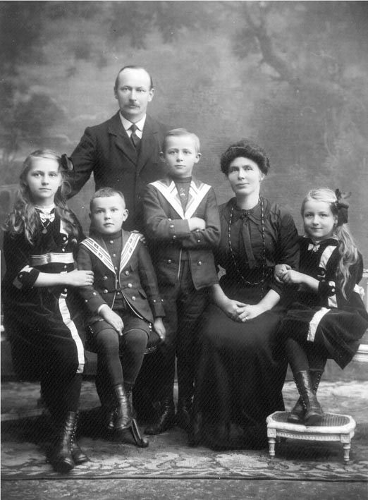 B19Famille Adrien HOUOTWeb.jpg